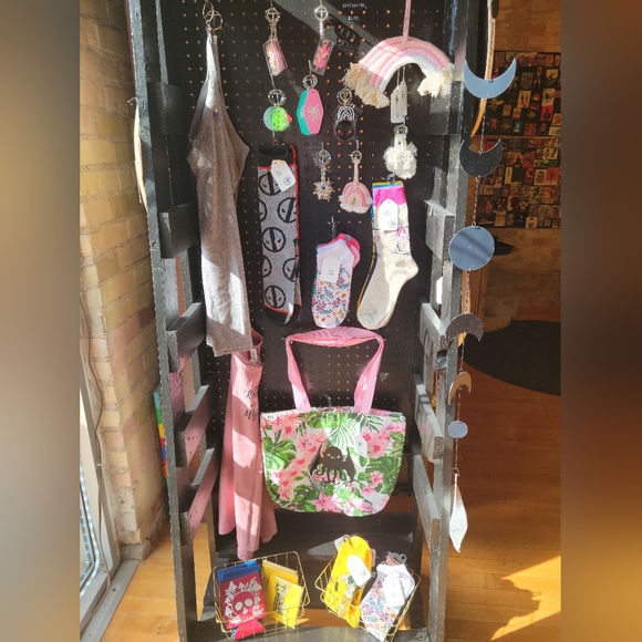 Meet your Posher, Leah - Picture 3 of 8